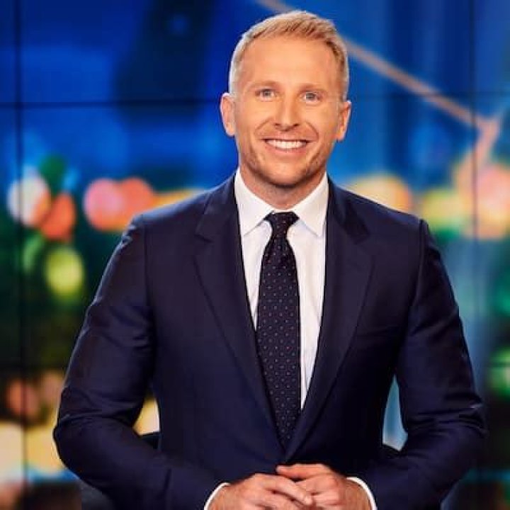 Danielle Macdonald Biography, Age, Net worth, Height, Weight